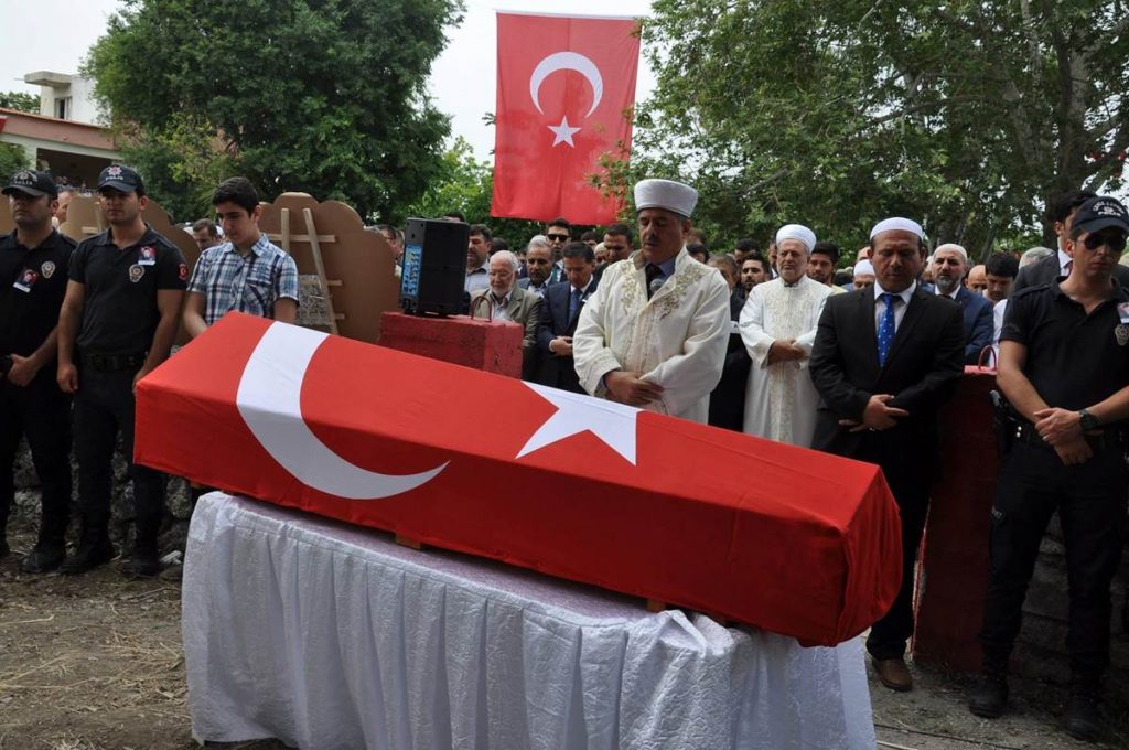 ŞEHİT POLİS MEMURU YUSUF ERİN DÖRTYOL’ DA TOPRAĞA VERİLDİ