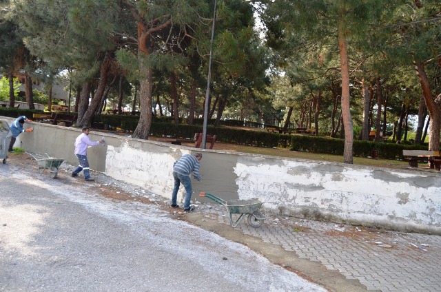 İSKENDERUN DENİZCİLER’DEKİ TURGUT ÖZAL PARKI YENİLENİYOR