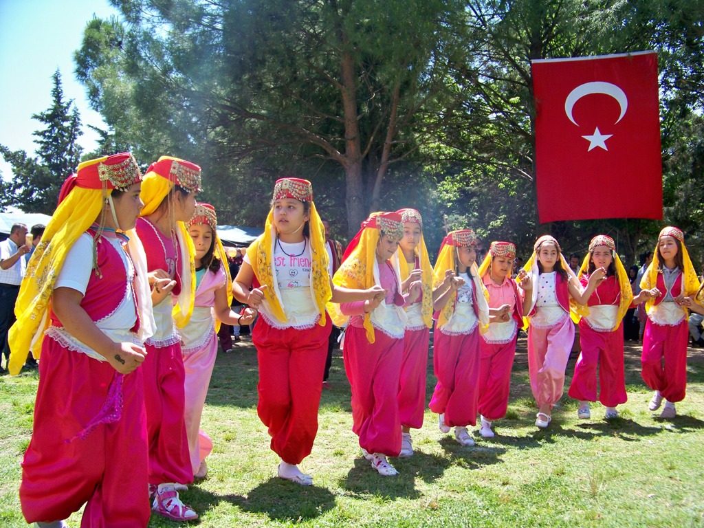 HASSA’DA YIL SONU ŞENLİĞİ DEVAM EDİYOR.