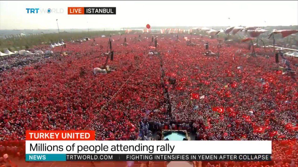 ÇILGIN TÜRKLER SAHNEDE