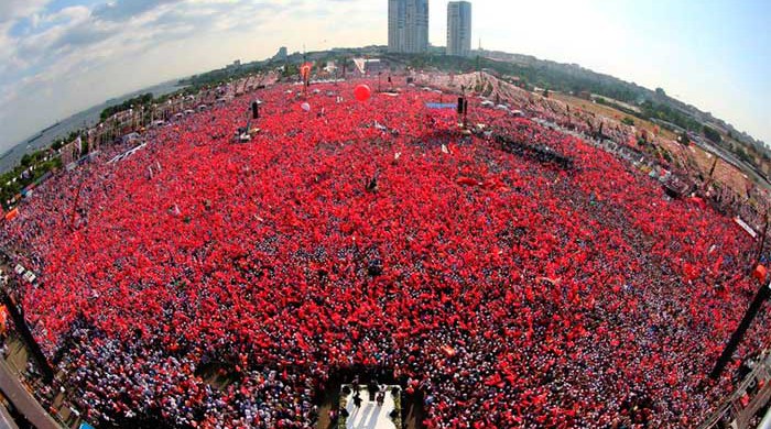 OYUNU EN İYİ BU MİLLET OYNAR