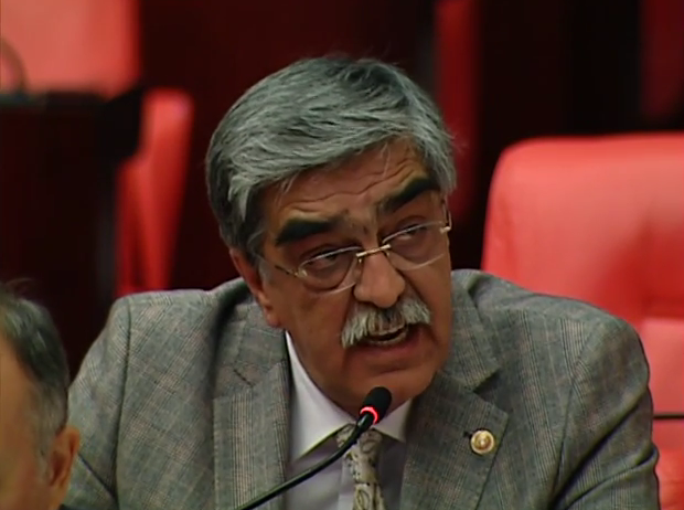 Ahrazoğlu: Analizleri yapılmayan gıda ve gıdaya temas eden ürünleri Meclis gündemine taşıdı.