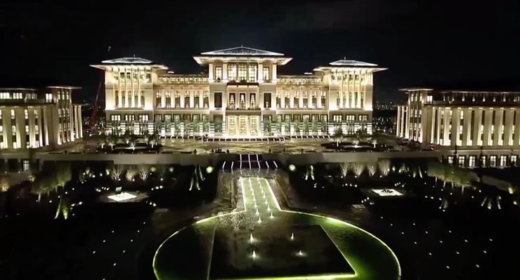AK SARAY