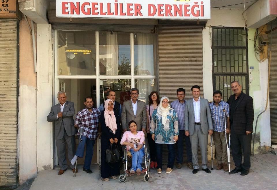 Engelli kardeşlerimizin bizim için önemi ve kıymeti çok büyüktür.