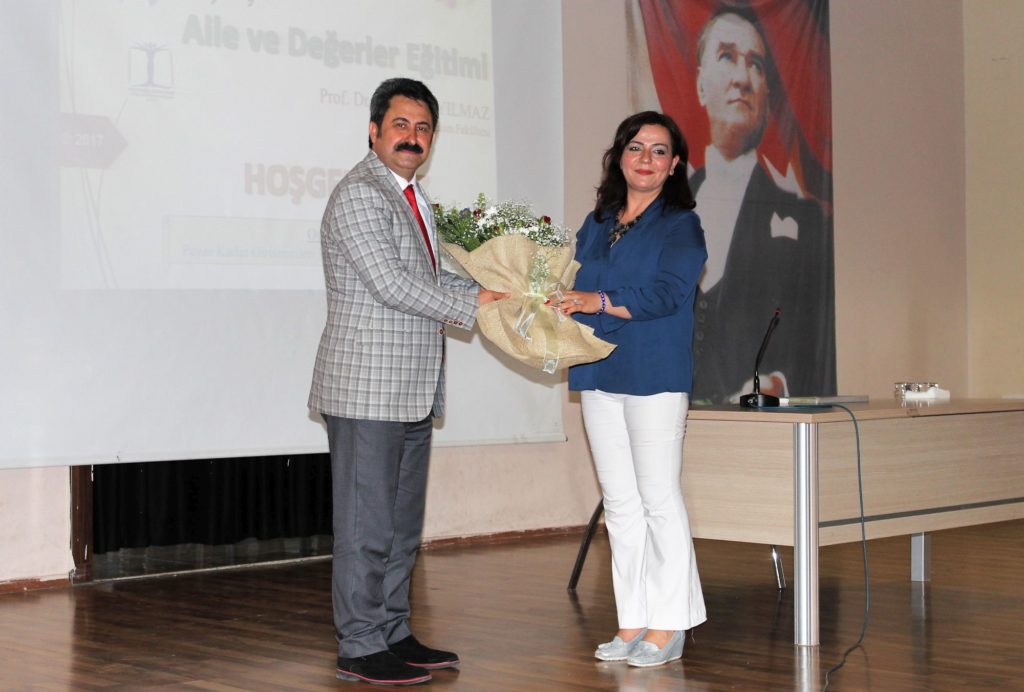 Profesör Yılmaz’dan Anneler Gününe Özel Değerler Eğitimi Söyleşisi
