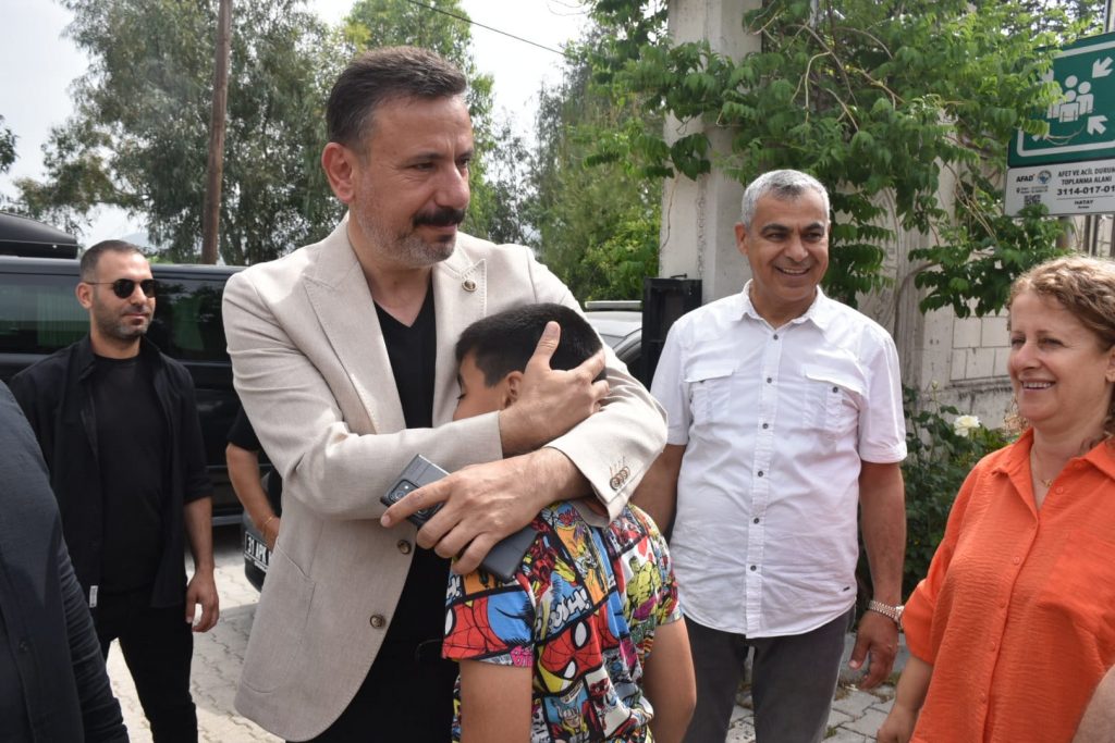Arsuz Belediye Başkanı Sami Üstün, Çocukların Heyecanına Ortak Oldu