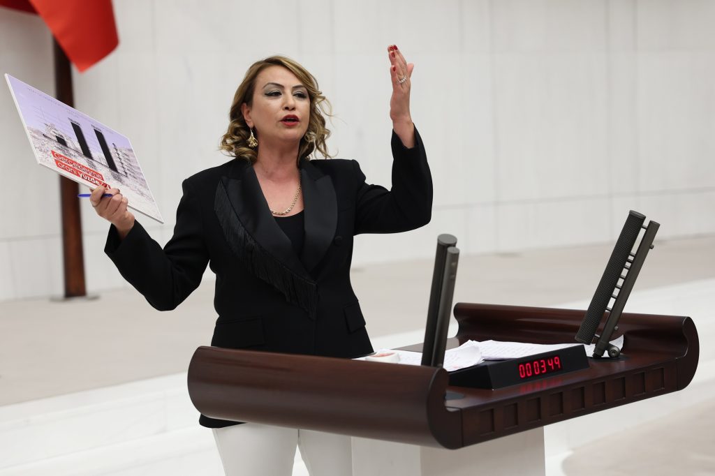 CHP Hatay Milletvekili Nermin Yıldırım Kara, AFAD’ın Bütçesini Eleştirdi ve Kayıp Yakınları İçin Adalet Talep Etti