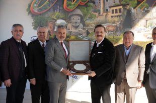 OBB Başkanı Rıfat Hisarcıklıoğlu ve HBB Başkanı Mehmet Öntürk buluşma sırasında.