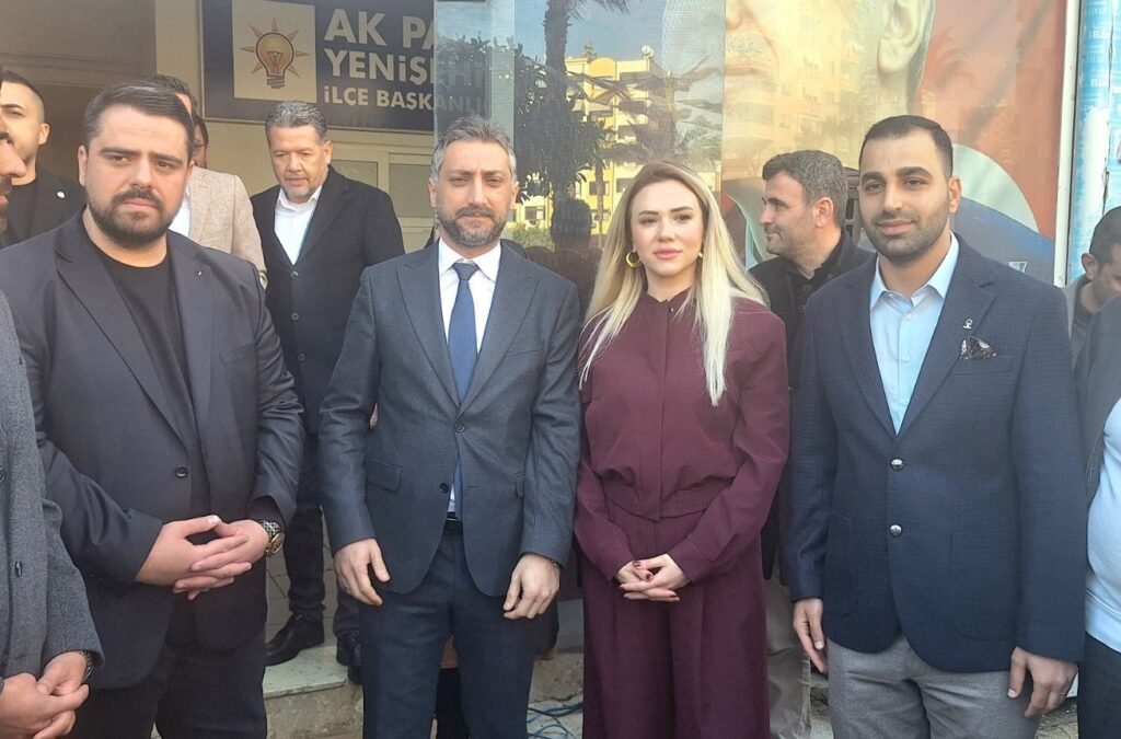 AK Parti Yenişehir’de Başkanlık Değişimi: Seyidhan Kartal Göreve Başladı