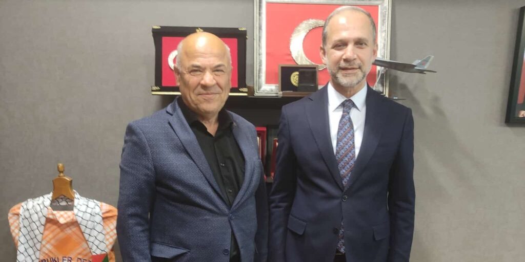 Hatay’ın Nabzı Gazetesi İmtiyaz Sahibi Yusuf Özdilek’ten Abdulkadir Özel’e Tebrik Ziyareti