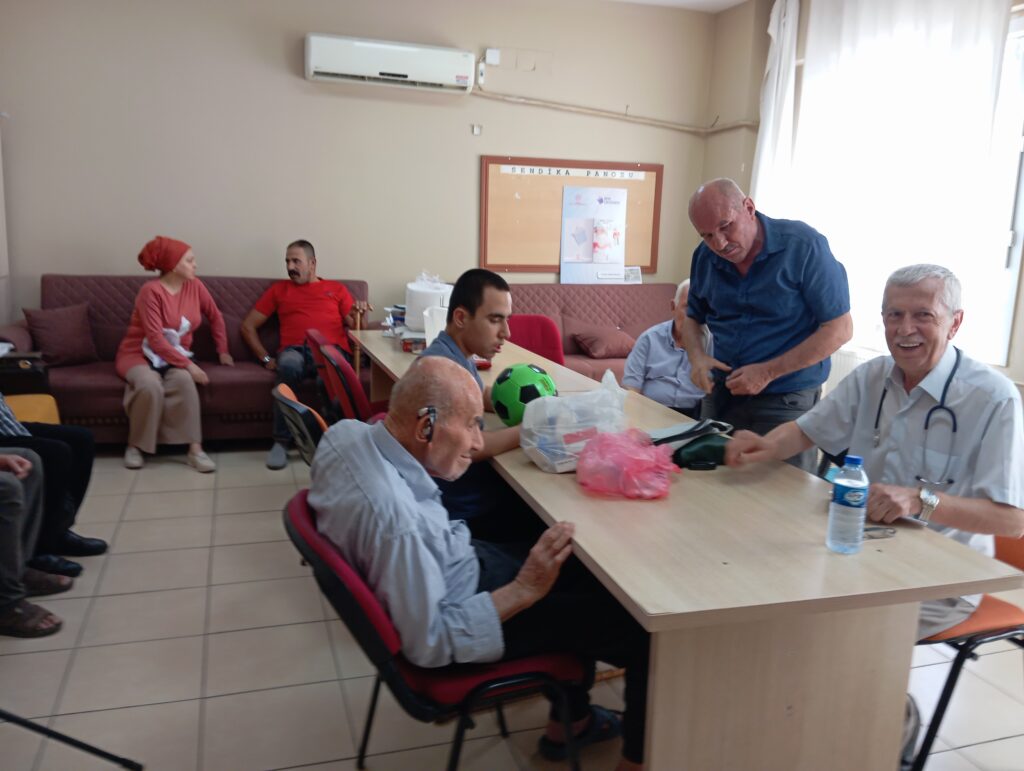 Hatay’da Sosyal Sorumluluk Örneği: Prof. Dr. Ömer Anlar Hassa Ardıçlı’da Ücretsiz Muayene Gerçekleştirdi
