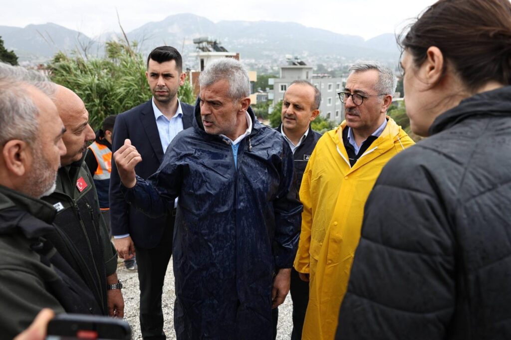Başkan Öntürk Sel Bölgelerinde Sahaya İndi: “Tüm İmkânlarımızla Yanınızdayız”