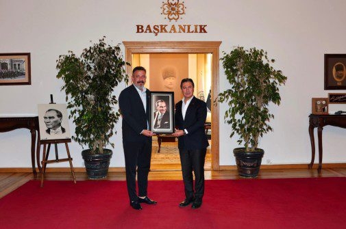 foto.jpg Arsuz Belediyesi Başkanı ve Bodrum Belediye Başkanı Tamer Mandalıcı