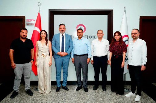 foto.jpg Arsuz Belediyesi Başkanı ve Bodrum Belediye Başkanı Tamer Mandalıcı