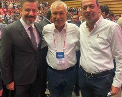 foto.jpg Arsuz Belediyesi Başkanı ve Bodrum Belediye Başkanı Tamer Mandalıcı