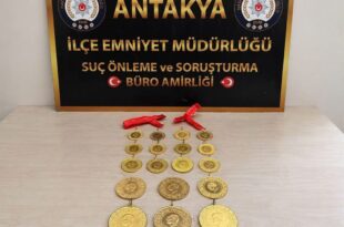Hatay Antakya’da Otomobilden Düşen Altın Kesesi Şüpheli Güvenlik Kamerasıyla Yakalandı