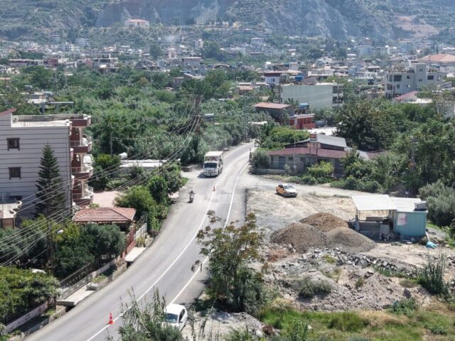 Samandağ Sutaşı Mahallesi'nde asfalt çalışması