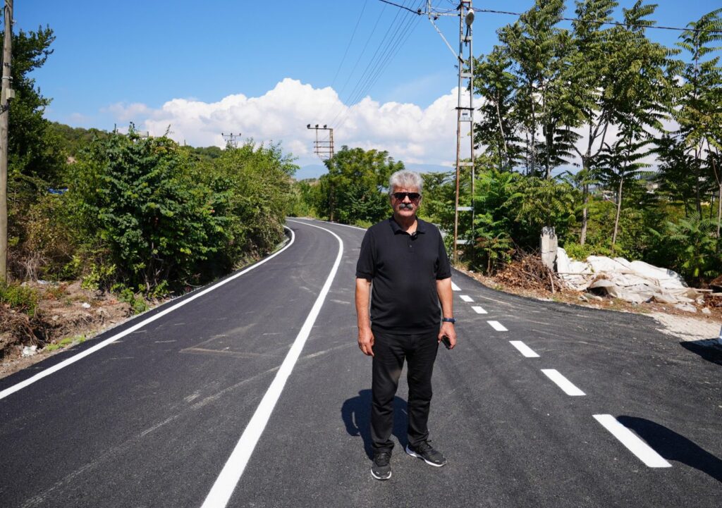 Hatay Büyükşehir Belediyesi, Samandağ Karaçay’da 3 000 m Asfalt Yol Tamamladı