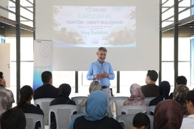 Hatay Büyükşehir Belediyesi burs ve mentörlük programı katılımcıları