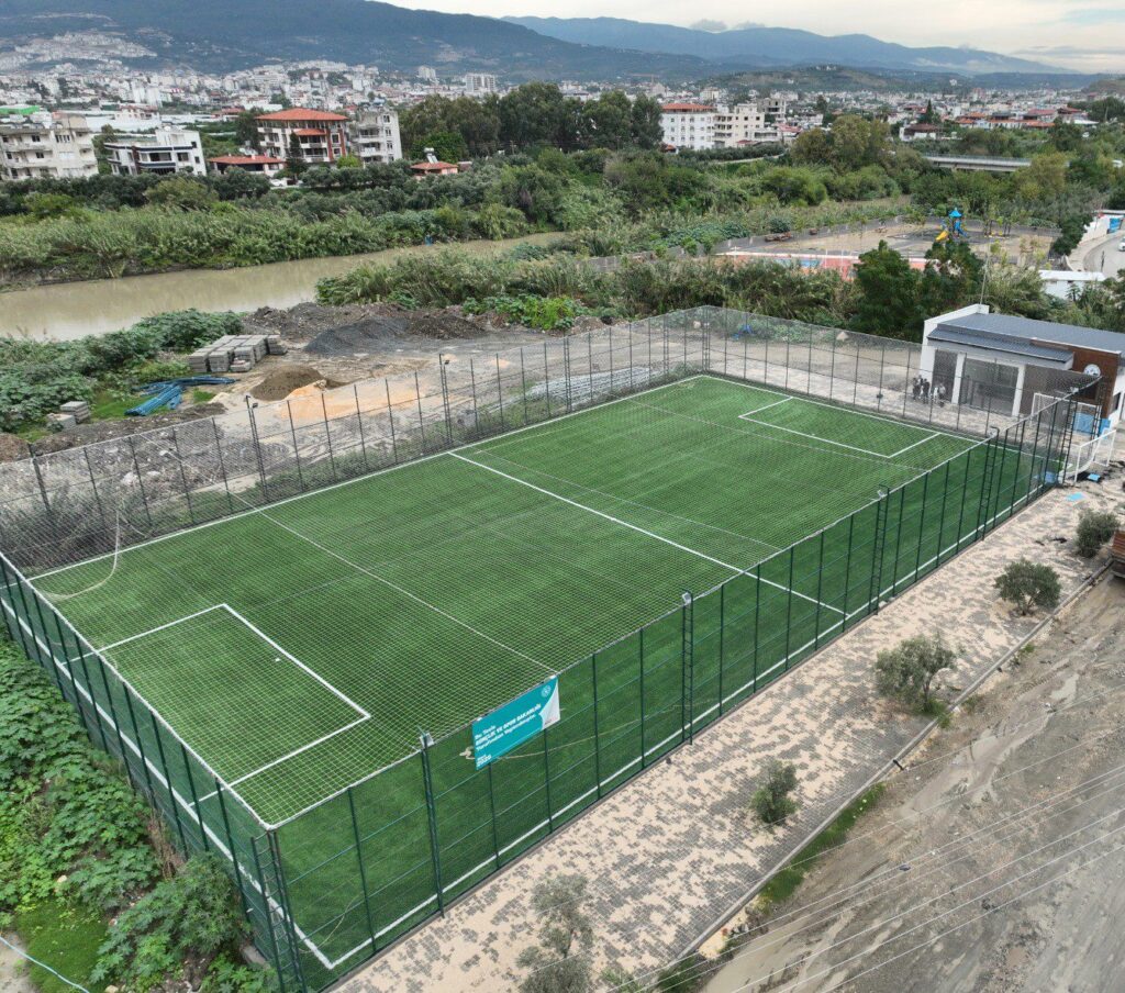 Tekebaşı Halı Saha Hatay Büyükşehir Belediyesi ile Yenilendi
