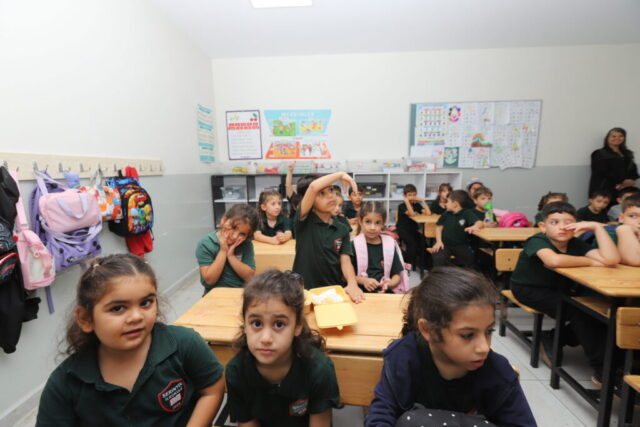 foto.jpg Serinyol İlkokulu'nda su tasarrufu eğitimi yapan HATSU ekipleri