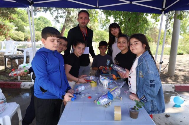 foto.jpg Bilim Şenliği etkinliklerinde öğrenci atölye çalışması