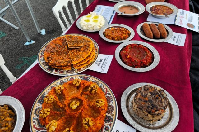 foto.jpg Hatay Büyükşehir Belediyesi'nin Uluslararası GastroAfyon Festivali'nde tanıttığı yemekler