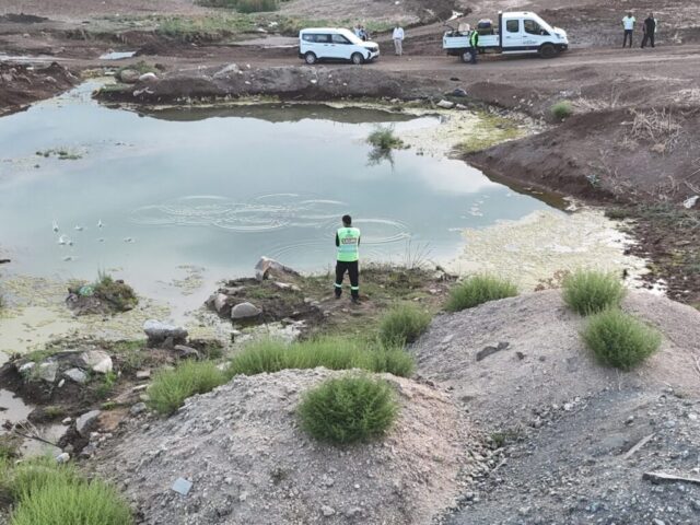 Hatay Büyükşehir Belediyesi ekiplerinin haşere kontrol çalışması